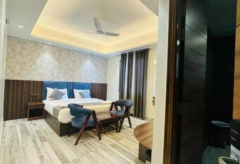ホテル Raksha Suites & Banquet Greater Noida