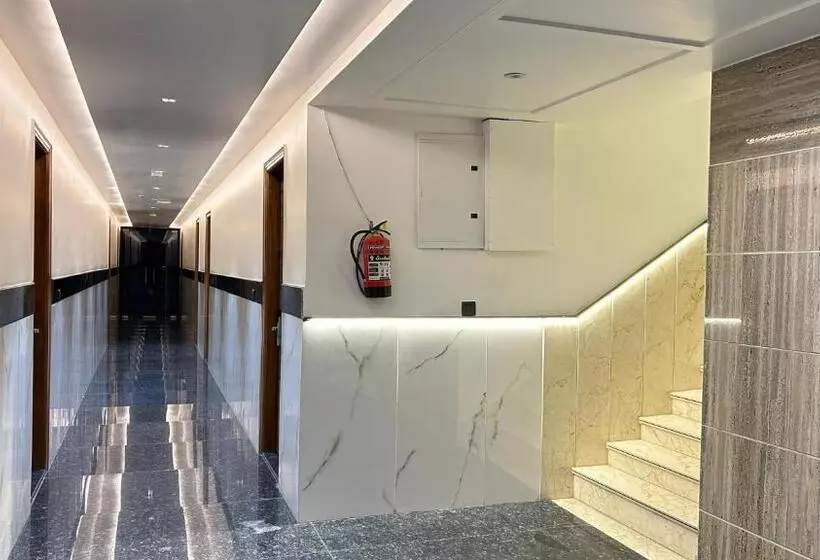 ホテル Raksha Suites & Banquet Greater Noida