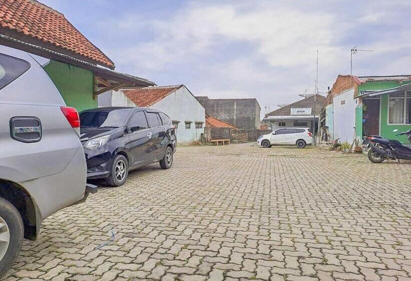 Hotel Spot On 93840 Guest House Amanda Syariah