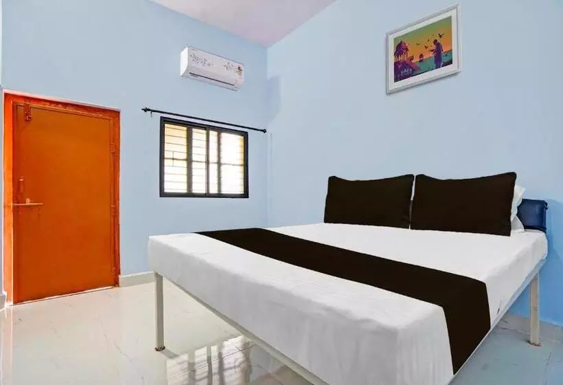 Hotelli O Arnav Gold