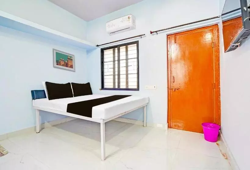 Hotelli O Arnav Gold