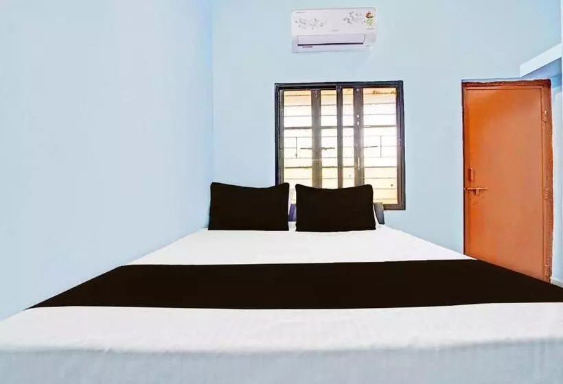 Hotelli O Arnav Gold