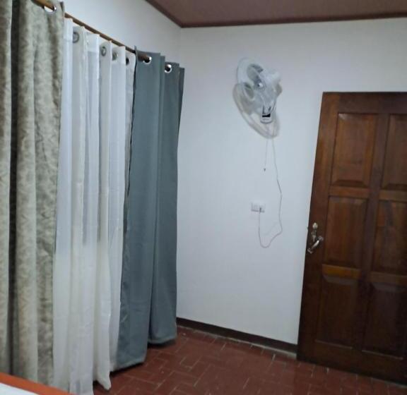 پانسیون Hostel Casa Mar