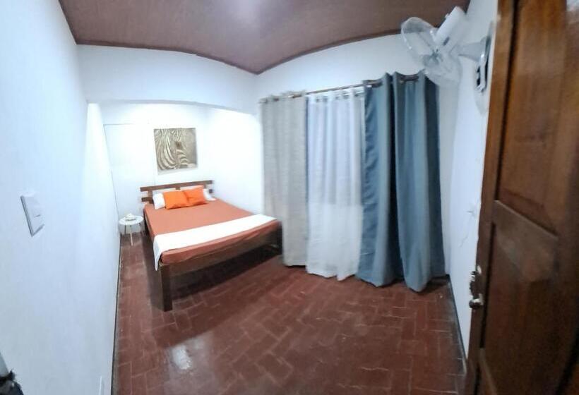 پانسیون Hostel Casa Mar