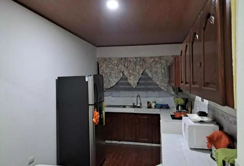 Majatalo Hostel Casa Mar