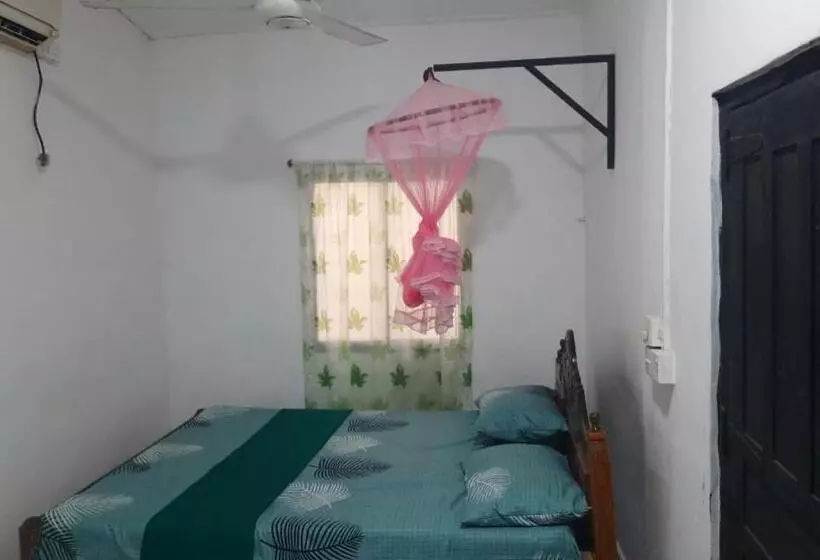 ペンション Kanthi Guest Inn