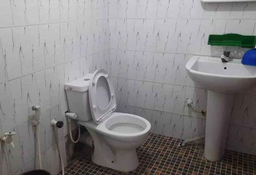 ペンション Kanthi Guest Inn