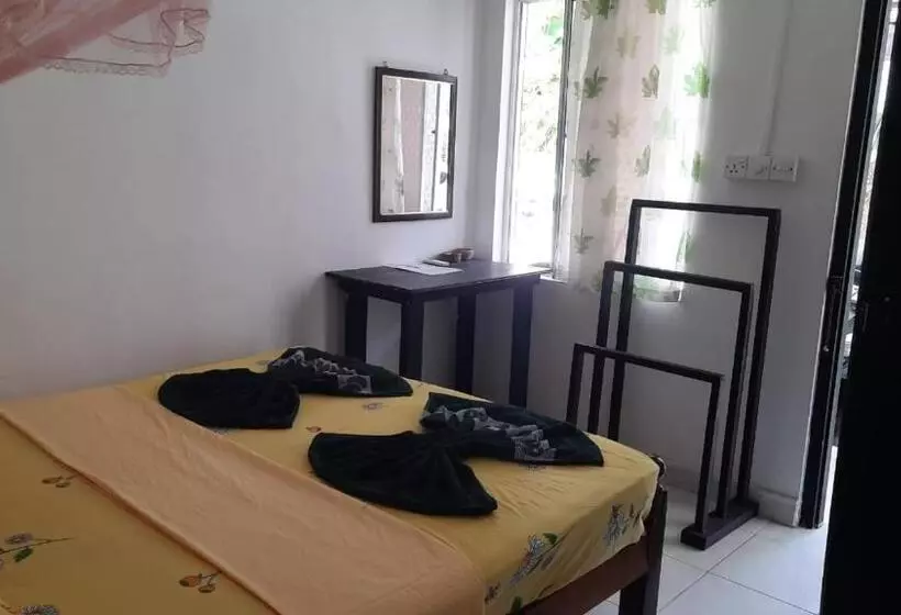ペンション Kanthi Guest Inn