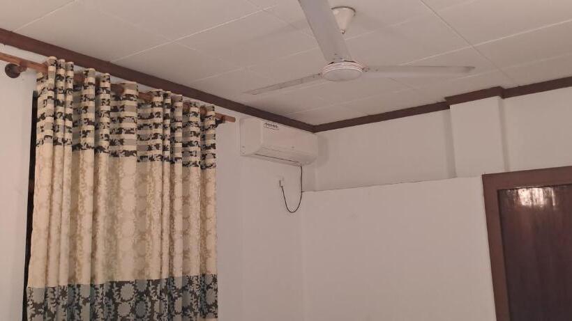 پانسیون Queen S Crown Transit Guest