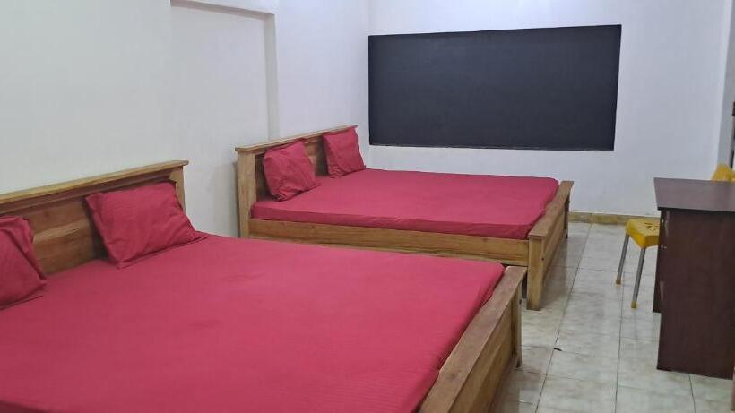 پانسیون Queen S Crown Transit Guest