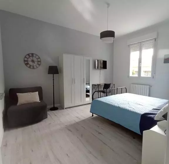تختخواب و صبحانه La Dimora Degli Artisti   Bologna