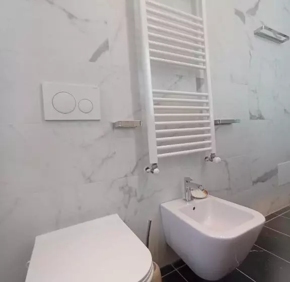 تختخواب و صبحانه La Dimora Degli Artisti   Bologna