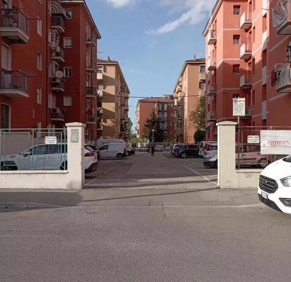 تختخواب و صبحانه La Dimora Degli Artisti   Bologna