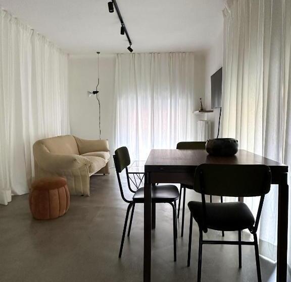 تختخواب و صبحانه Mini Loft