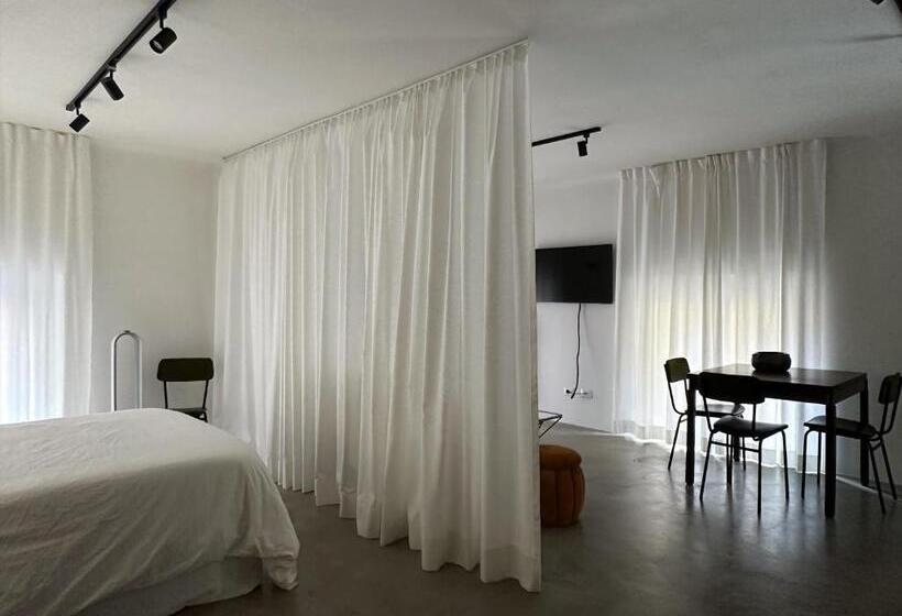 تختخواب و صبحانه Mini Loft