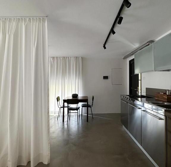 تختخواب و صبحانه Mini Loft