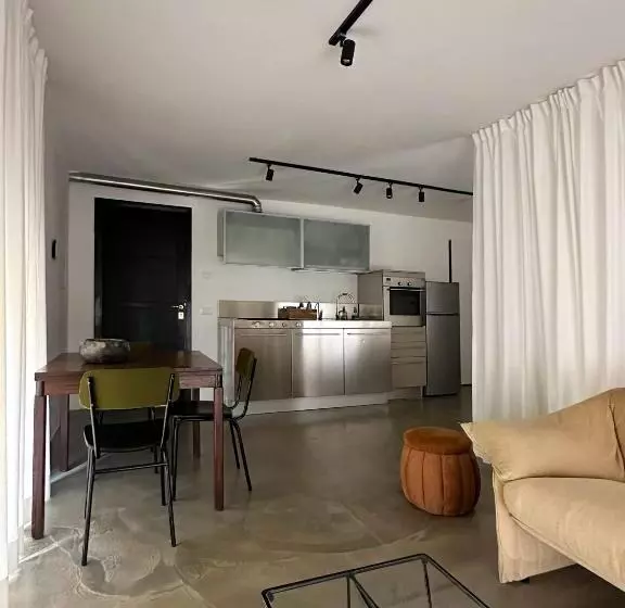 تختخواب و صبحانه Mini Loft
