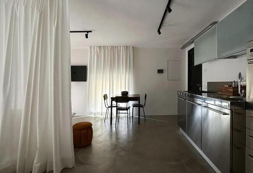 تختخواب و صبحانه Mini Loft