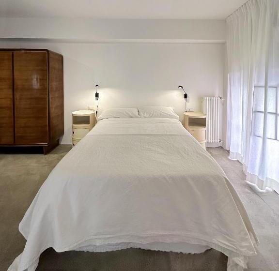 تختخواب و صبحانه Mini Loft