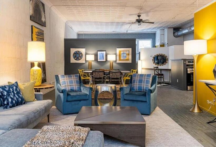 ホテル Elegant Edgy Loft