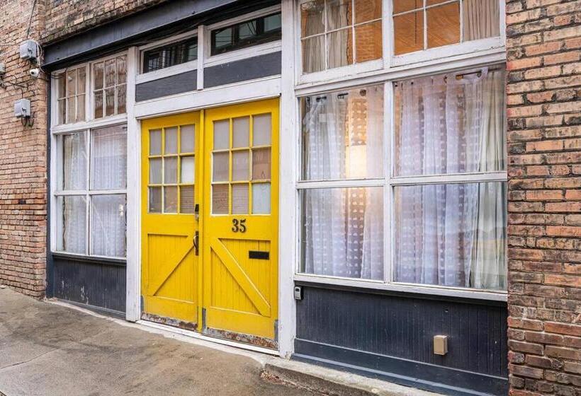 ホテル Elegant Edgy Loft