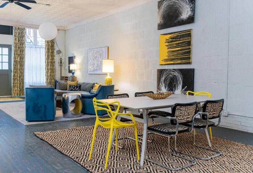 ホテル Elegant Edgy Loft