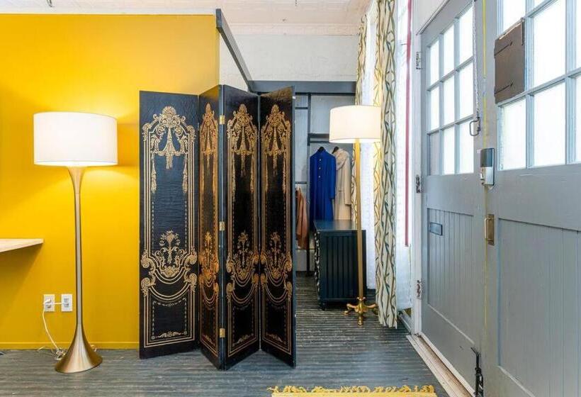 ホテル Elegant Edgy Loft