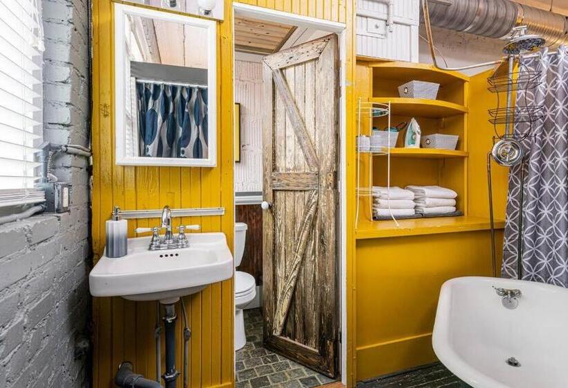 ホテル Elegant Edgy Loft