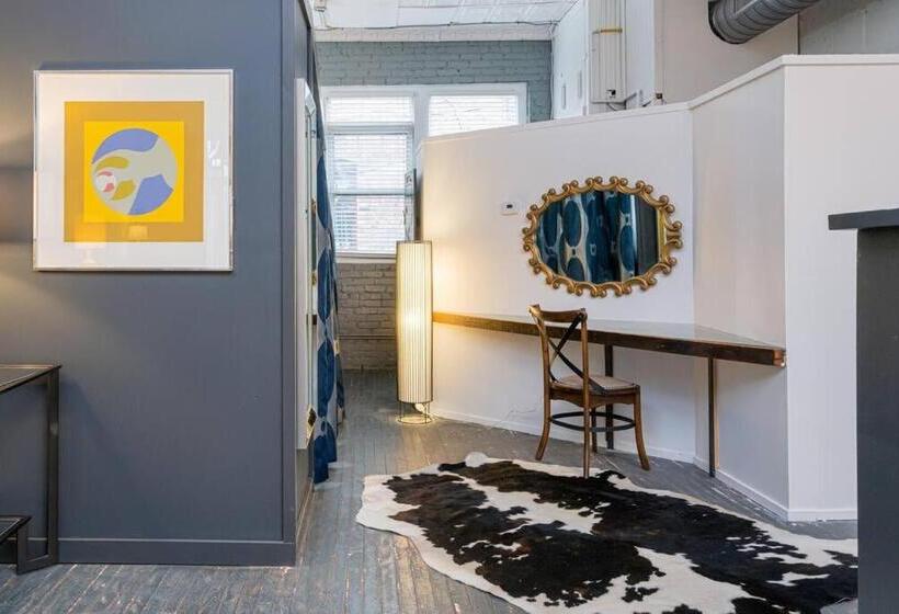 ホテル Elegant Edgy Loft