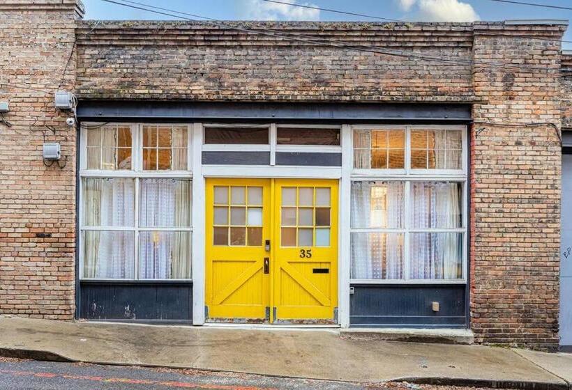 ホテル Elegant Edgy Loft