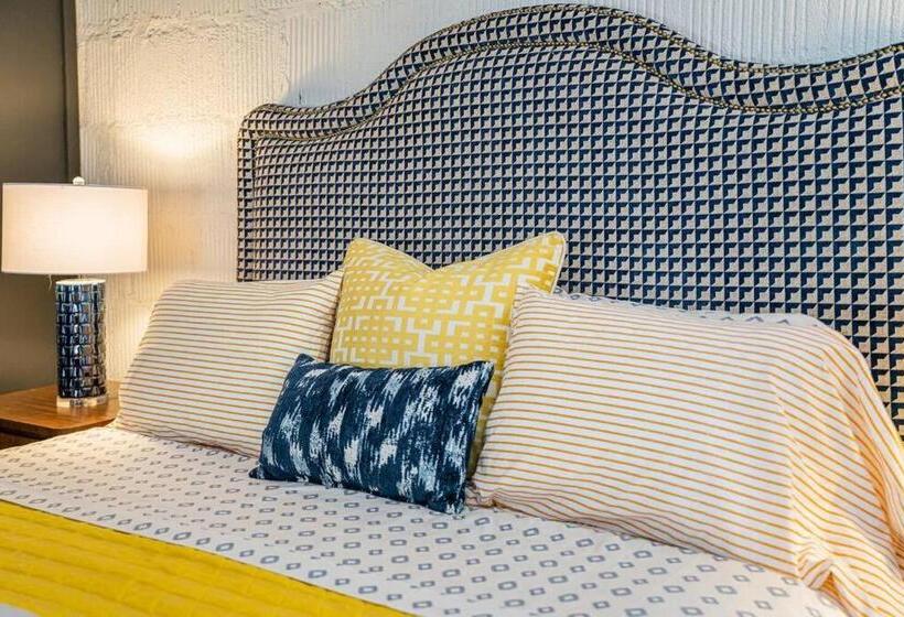 ホテル Elegant Edgy Loft