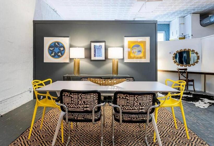 ホテル Elegant Edgy Loft