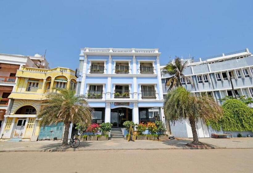 هتل Sea Gadabout Seaside Stays