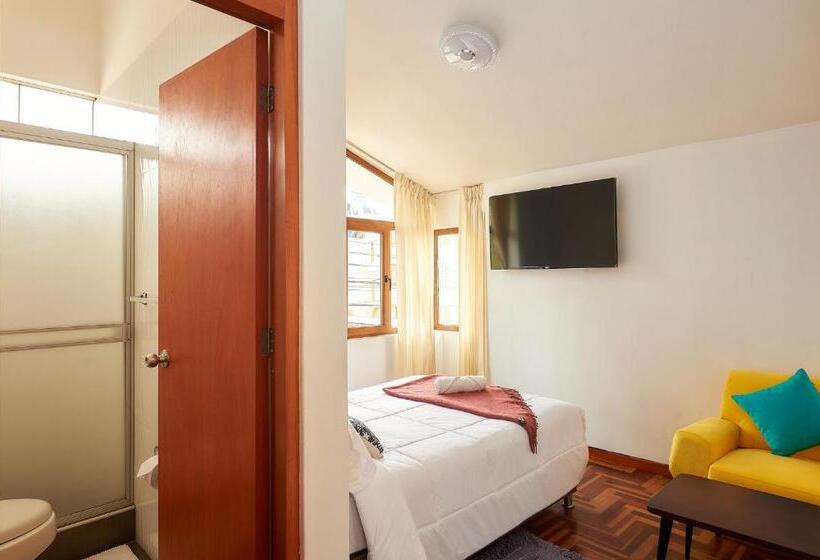 هتل Sillary Hostal Sede Cayma