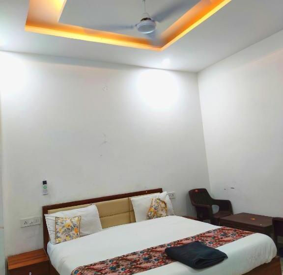 בית מלון כפרי Triple S