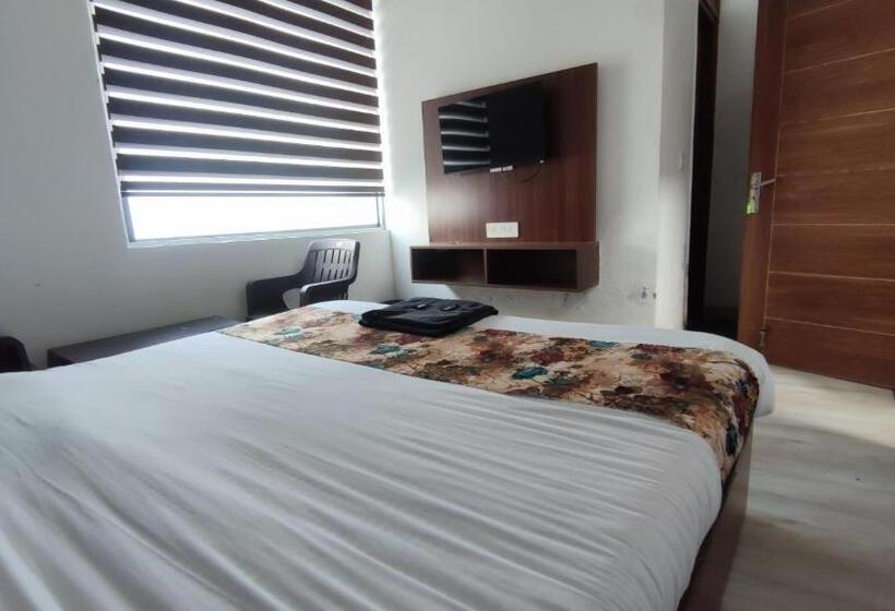 בית מלון כפרי Triple S