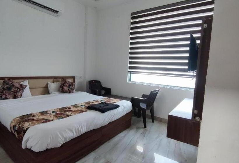 בית מלון כפרי Triple S