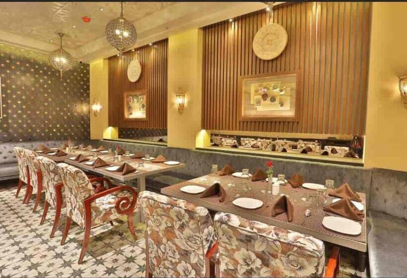 בית מלון כפרי The Infinity Near Delhi Airport