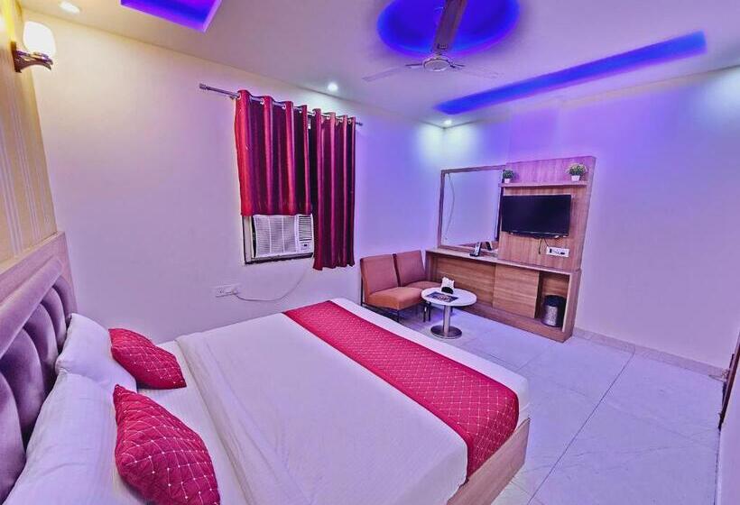 בית מלון כפרי The Infinity Near Delhi Airport