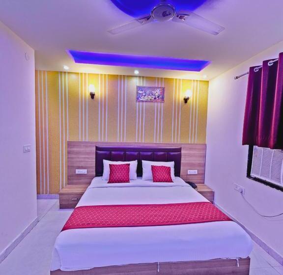 בית מלון כפרי The Infinity Near Delhi Airport