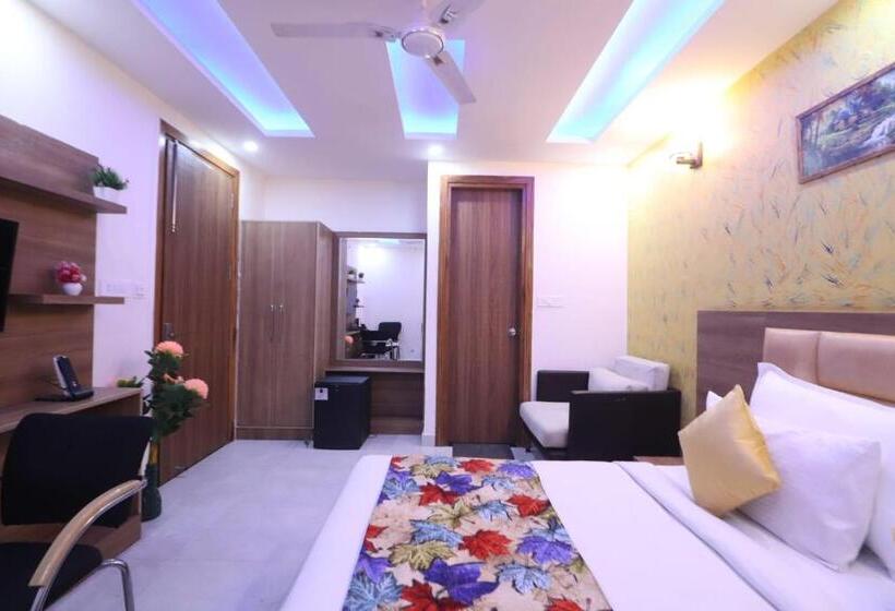 בית מלון כפרי The Infinity Near Delhi Airport