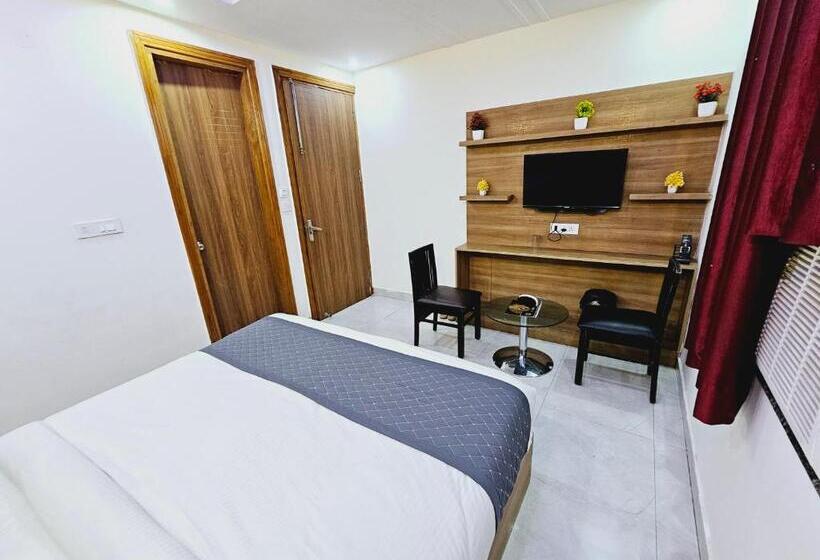 בית מלון כפרי The Infinity Near Delhi Airport