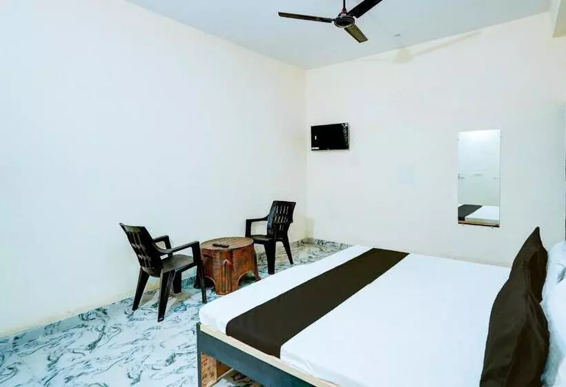Oyo Hotel S 11