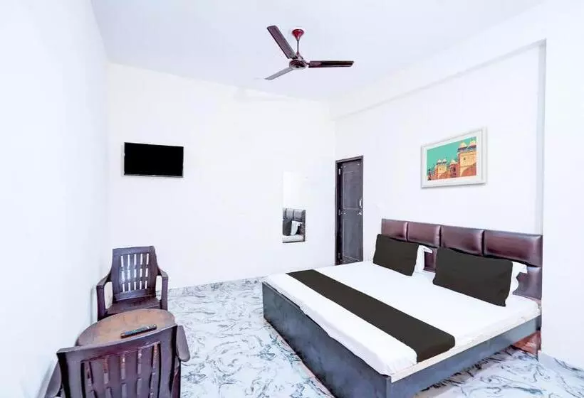 Oyo Hotel S 11
