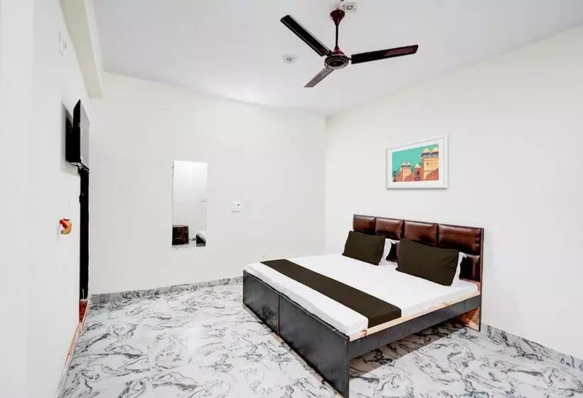 Oyo Hotel S 11