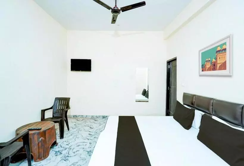 Oyo Hotel S 11
