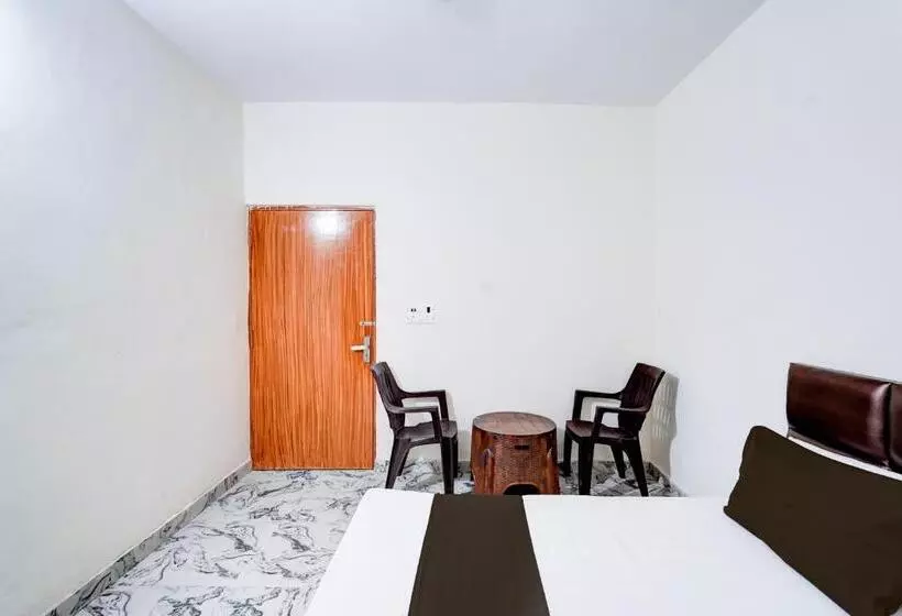 Oyo Hotel S 11