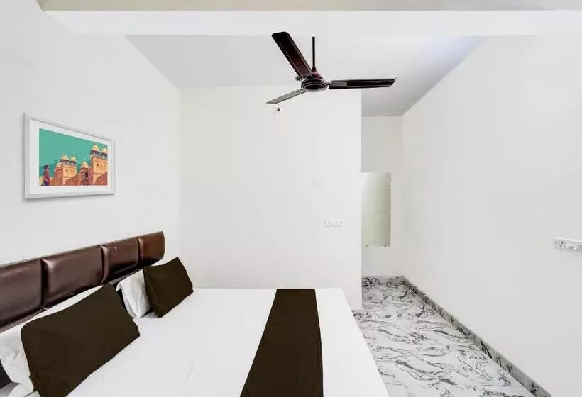 Oyo Hotel S 11