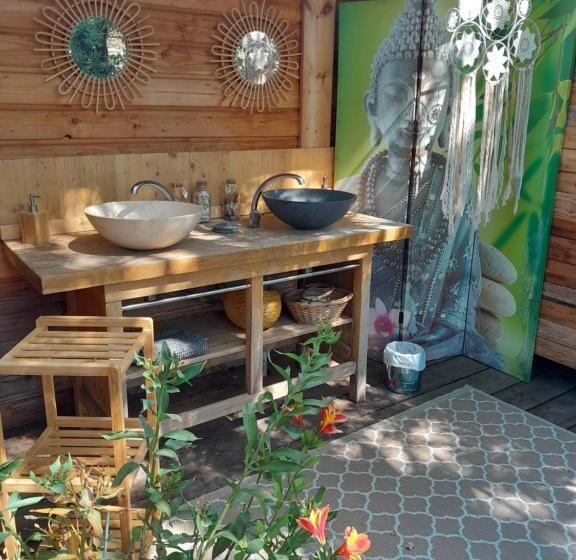 پانسیون Domaine D Avalon