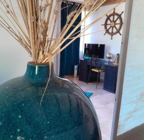 پانسیون Domaine D Avalon